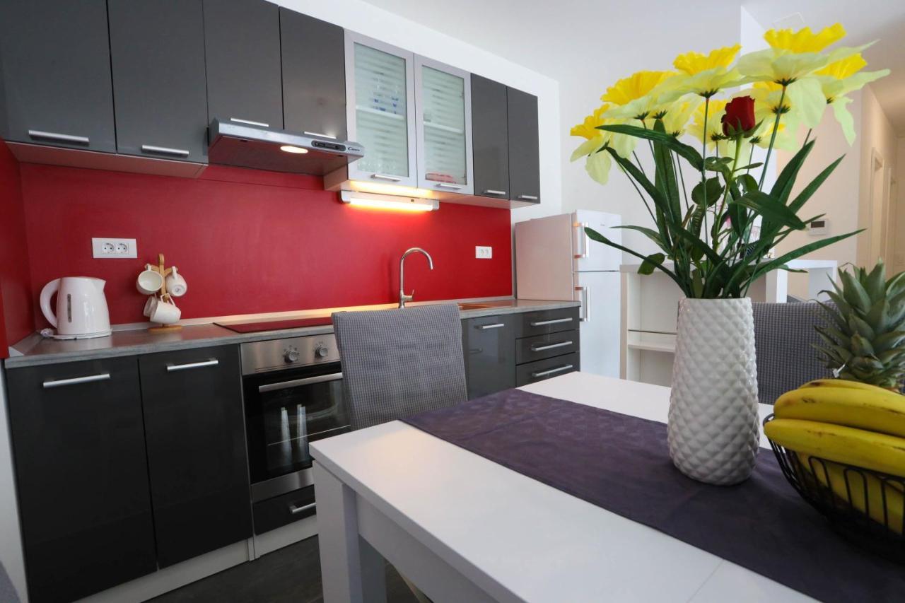 Apartman Petra Makarska Exterior photo