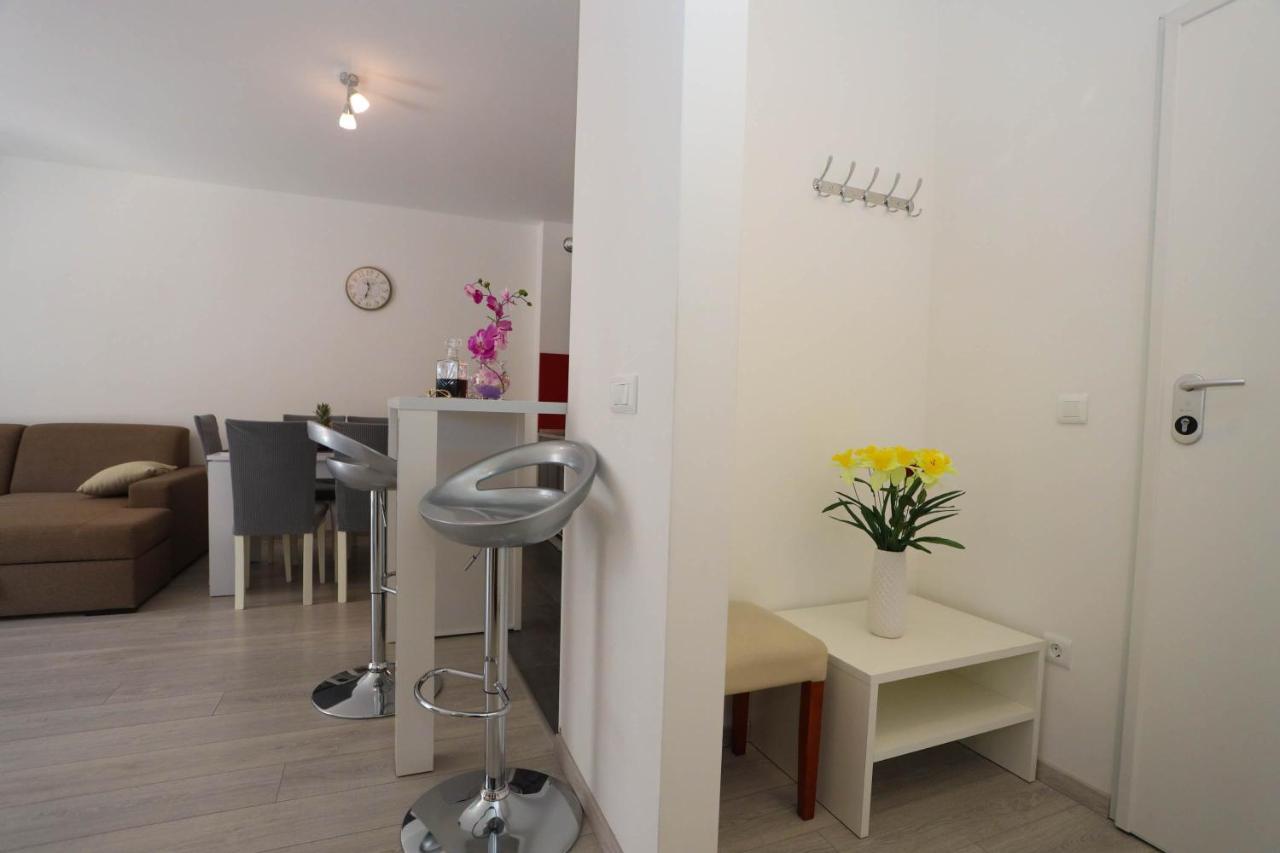 Apartman Petra Makarska Exterior photo