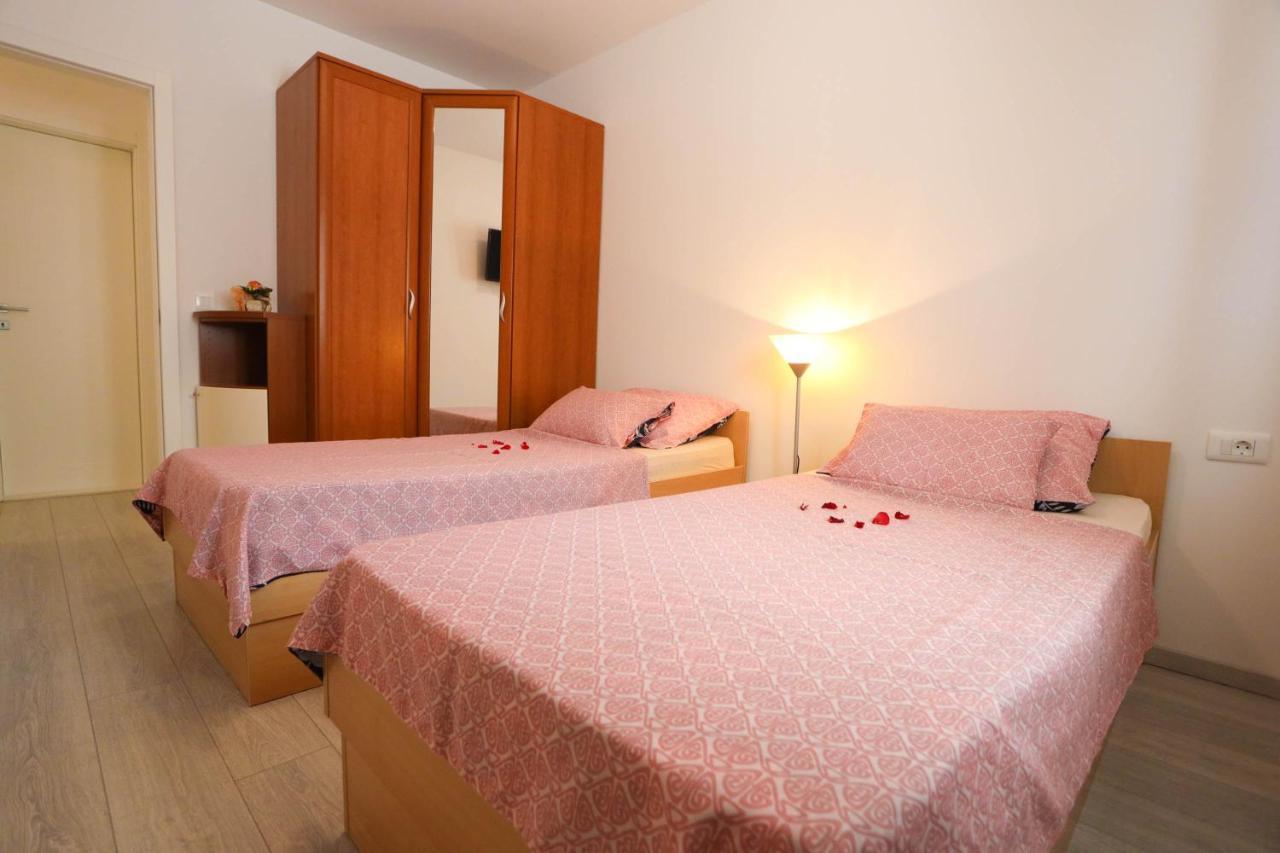 Apartman Petra Makarska Exterior photo